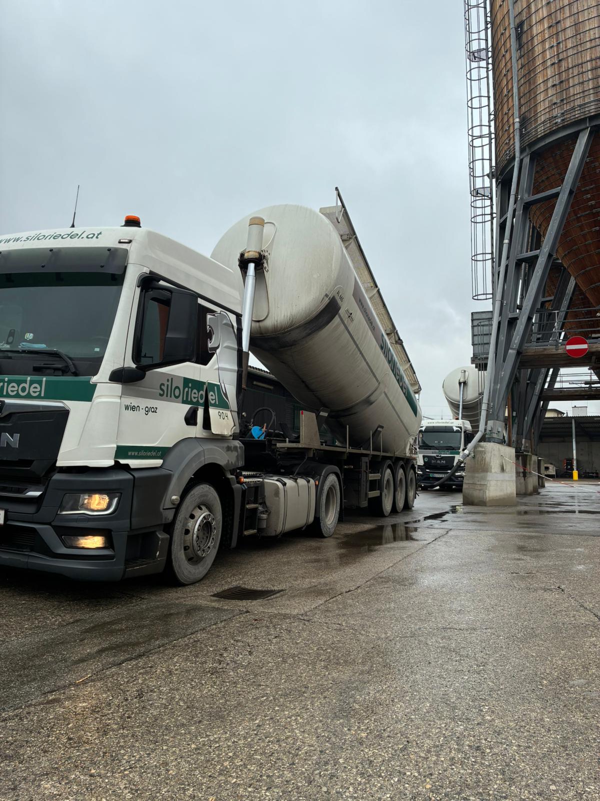 WhatsApp Image at ()